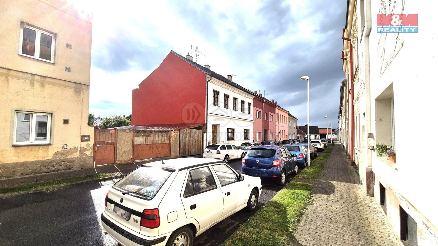 Rodinné domy, Štefánikova, Postoloprty, 240 m²