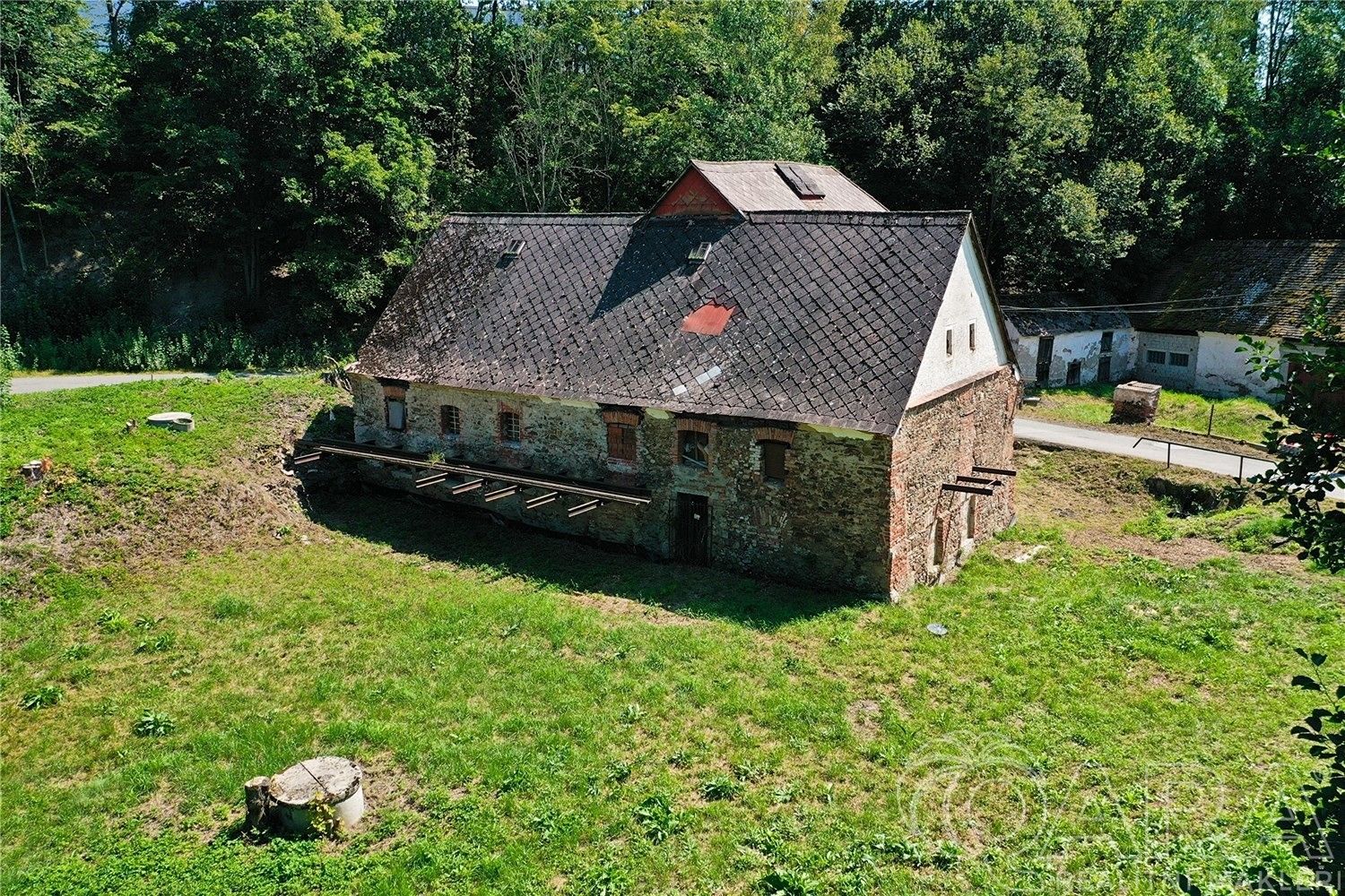 Ostatní, Chotoviny, 223 m²