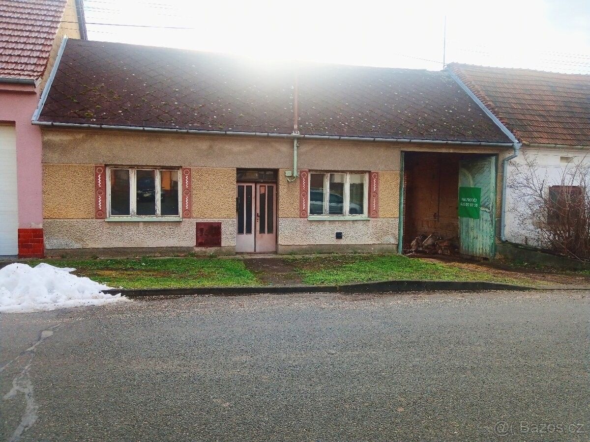 Prodej dům - Polešovice, 687 37, 3 000 m²