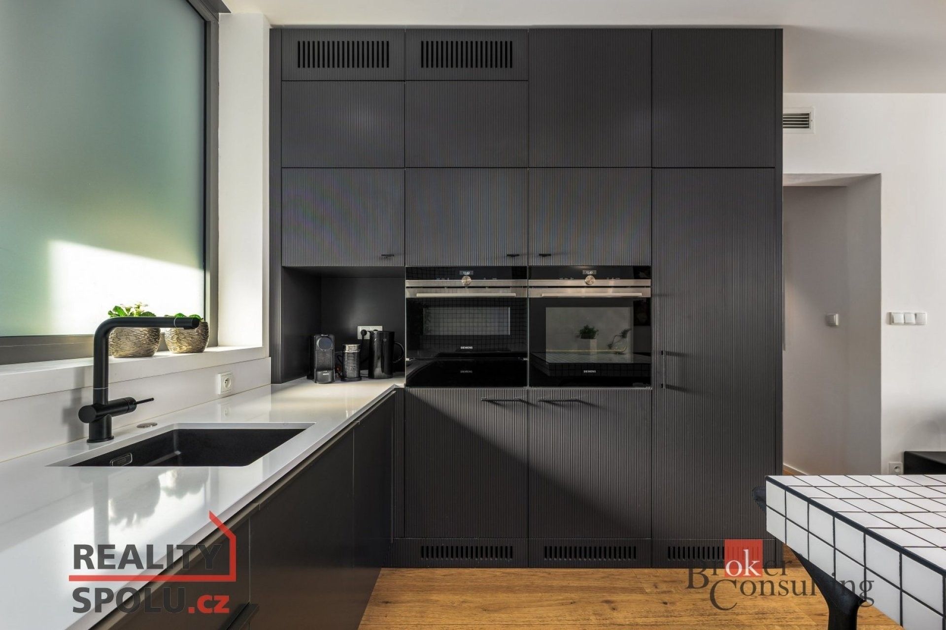 3+kk, Hlaváčkova, Praha, 93 m²