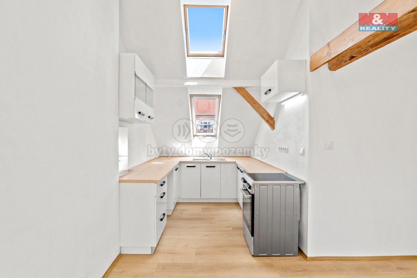Činžovní domy, Pionýrů, Ústí nad Labem, 302 m²