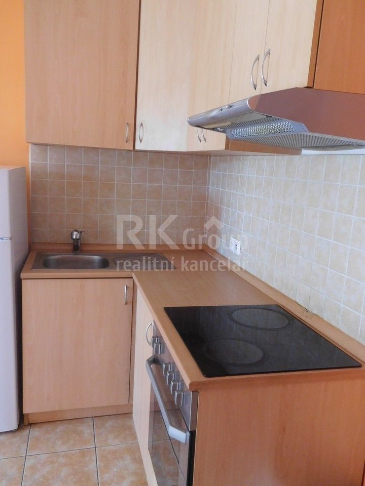 Pronájem byt 2+kk - Bechlínská, Praha, 55 m²