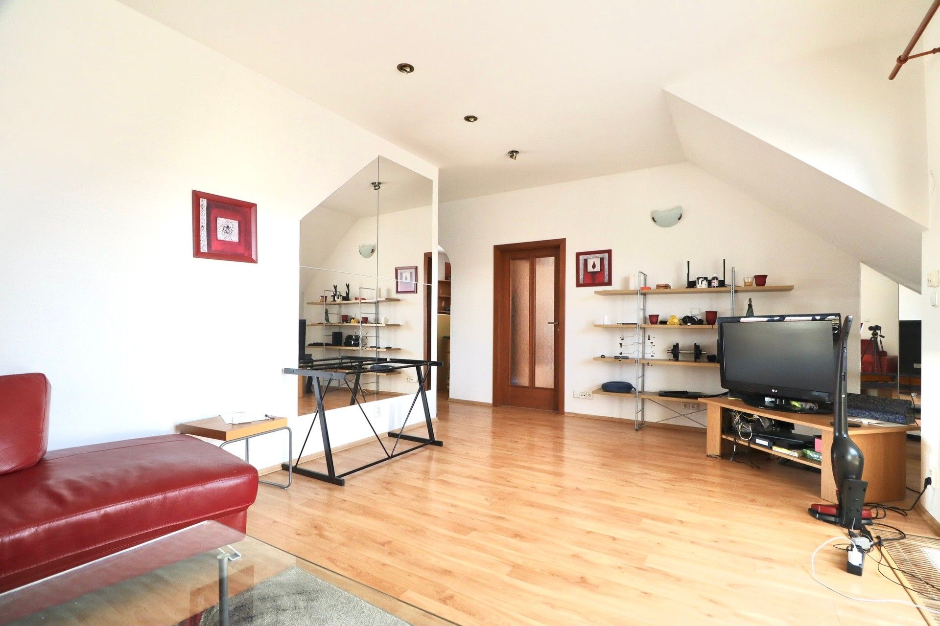 Pronájem byt 3+1 - Rejskova, Praha, 110 m²