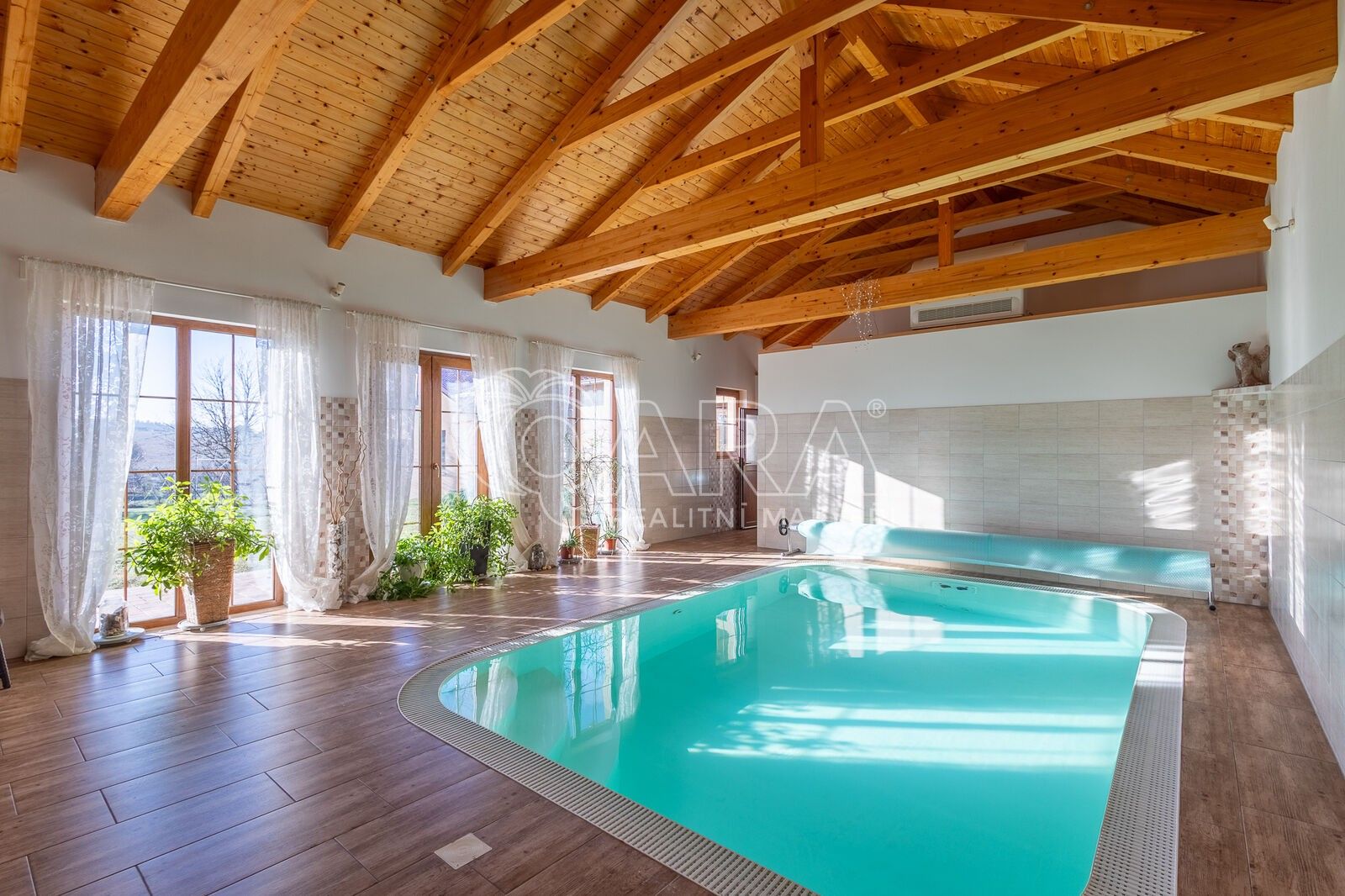 Prodej rodinný dům - Na Stráni, Svárov, 340 m²