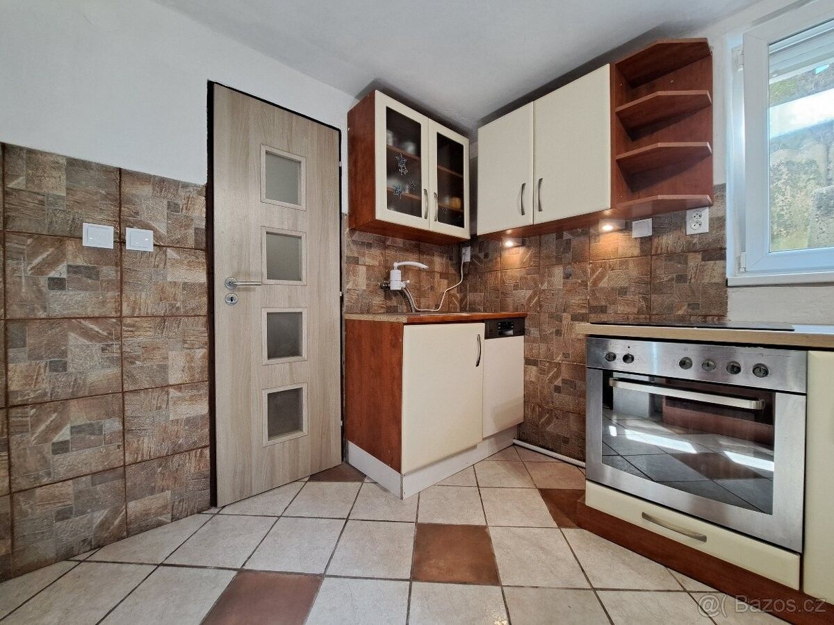Prodej dům - Polešovice, 687 37, 74 m²