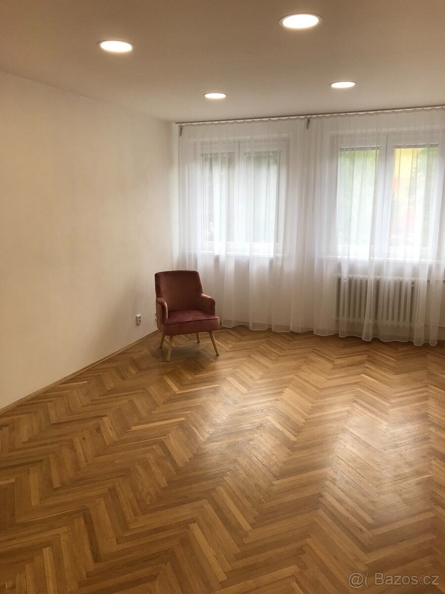 2+1, Praha, 106 00, 61 m²