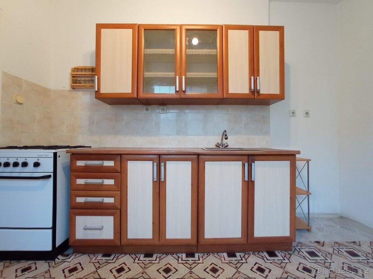 1+1, Most, 434 01, 36 m²