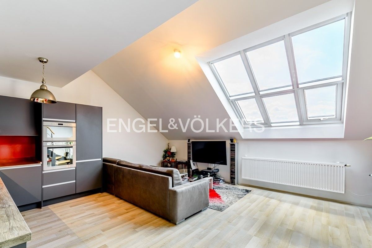 3+kk, Sokolská, Praha, 93 m²