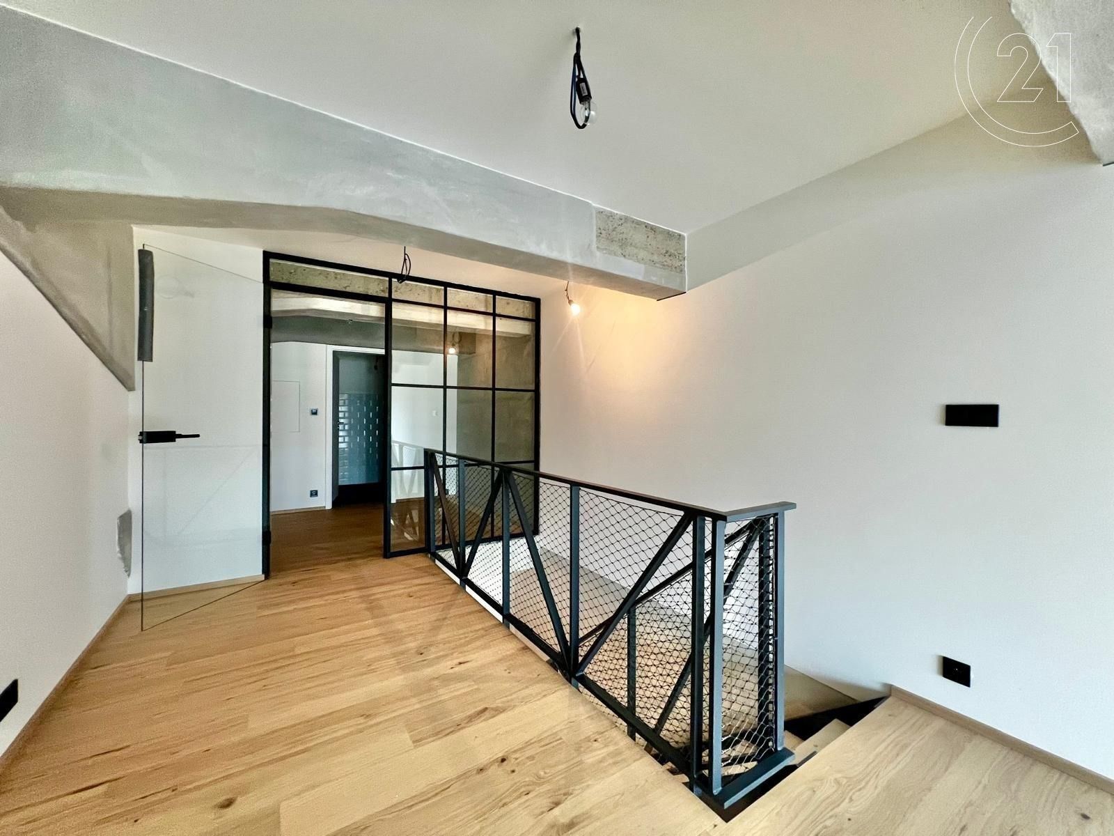 2+1, Kolbenova, Praha, 72 m²