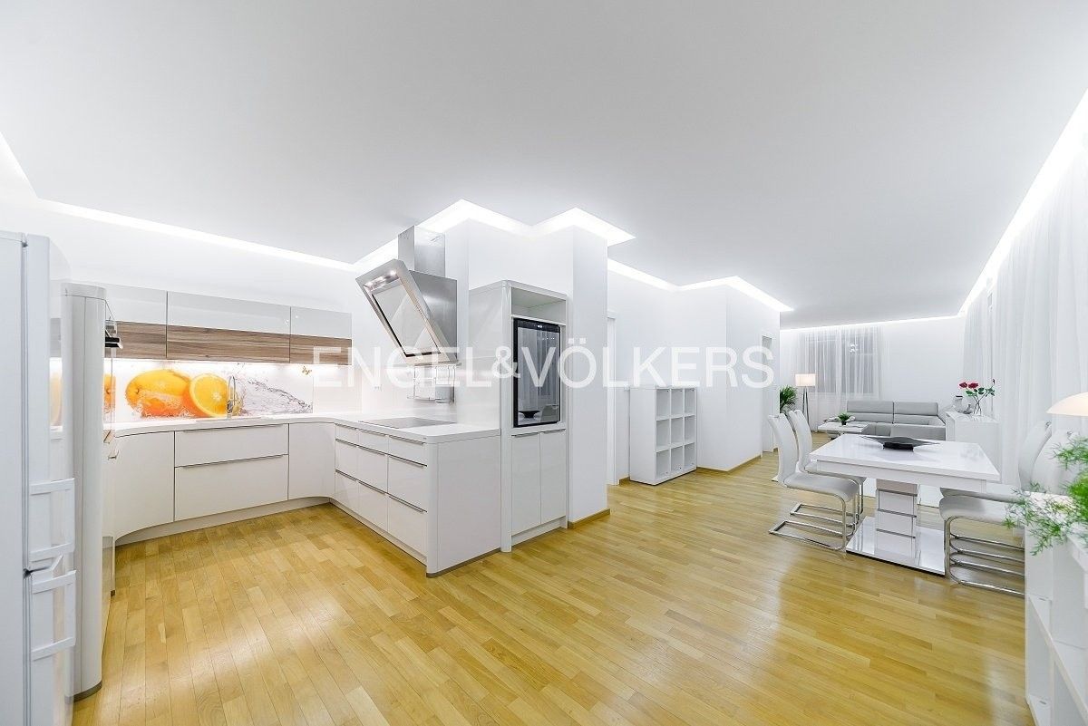 3+kk, Střešovická, Praha, 100 m²