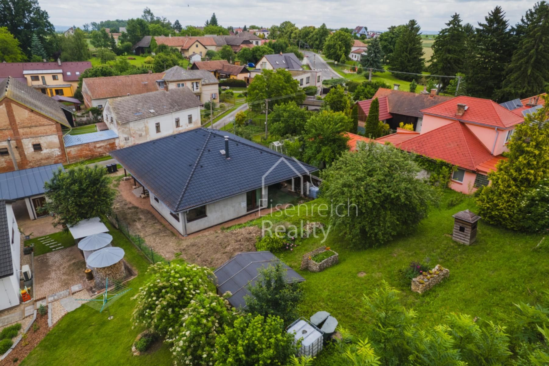 Rodinné domy, Újezd, Černilov, 188 m²