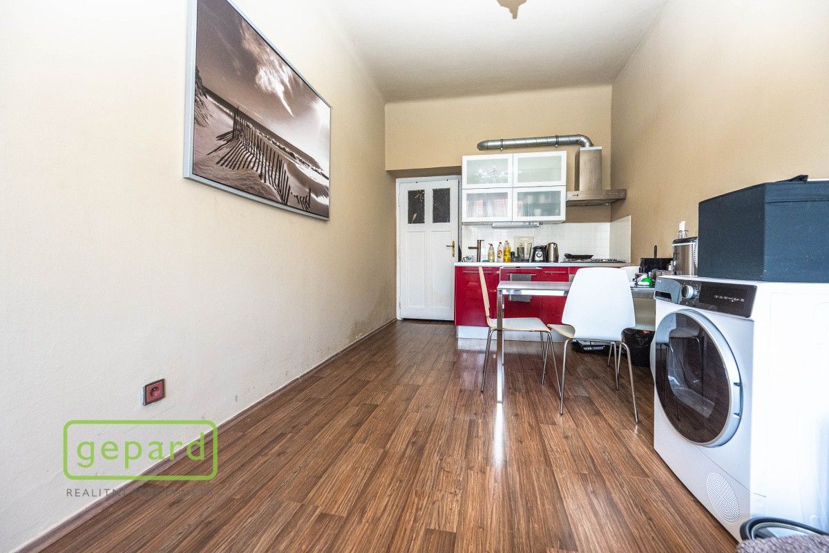1+1, U Uranie, Praha, 41 m²