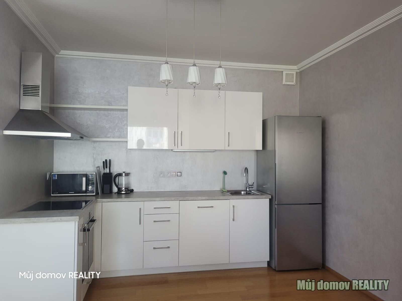 Pronájem byt 2+kk - Komunardů, Praha, 60 m²