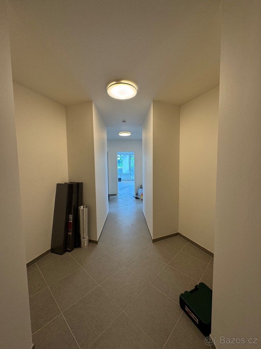 3+kk, Praha, 152 00, 92 m²