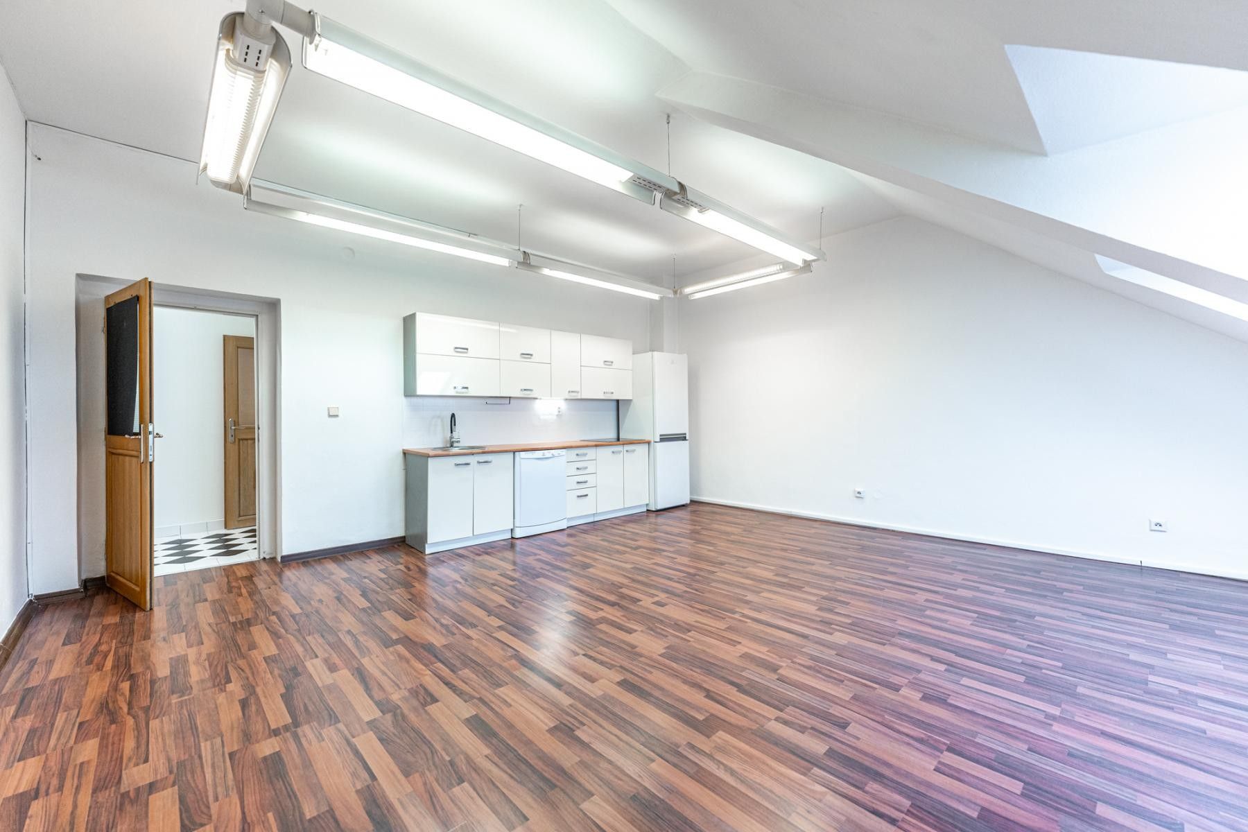 Pronájem byt 2+kk - Dykova, Praha, 72 m²