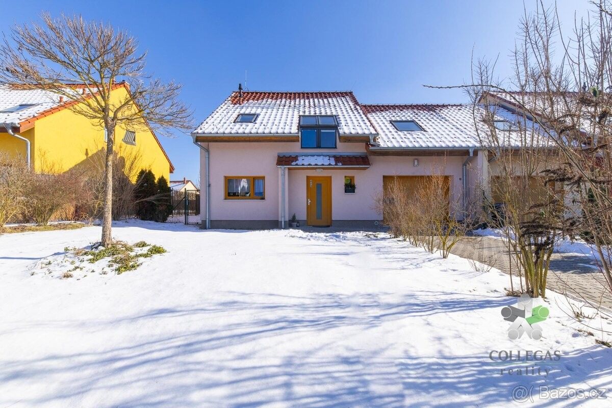 Prodej dům - Křtiny, 679 05