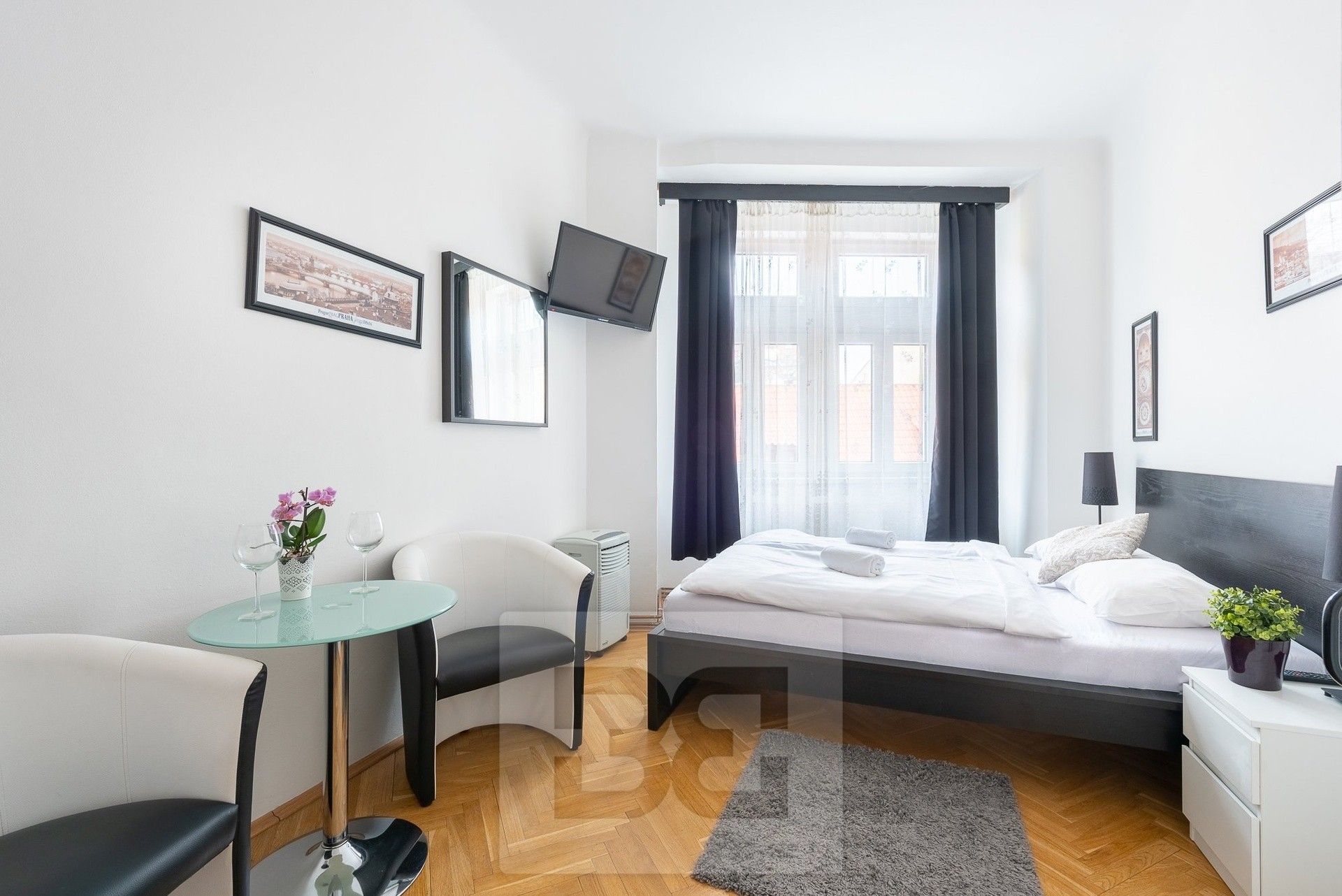 1+kk, Školská, Praha, 17 m²