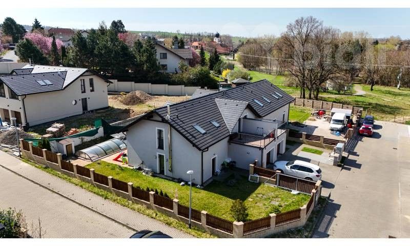 4+kk, Pod Skalkou, Popovičky, 166 m²