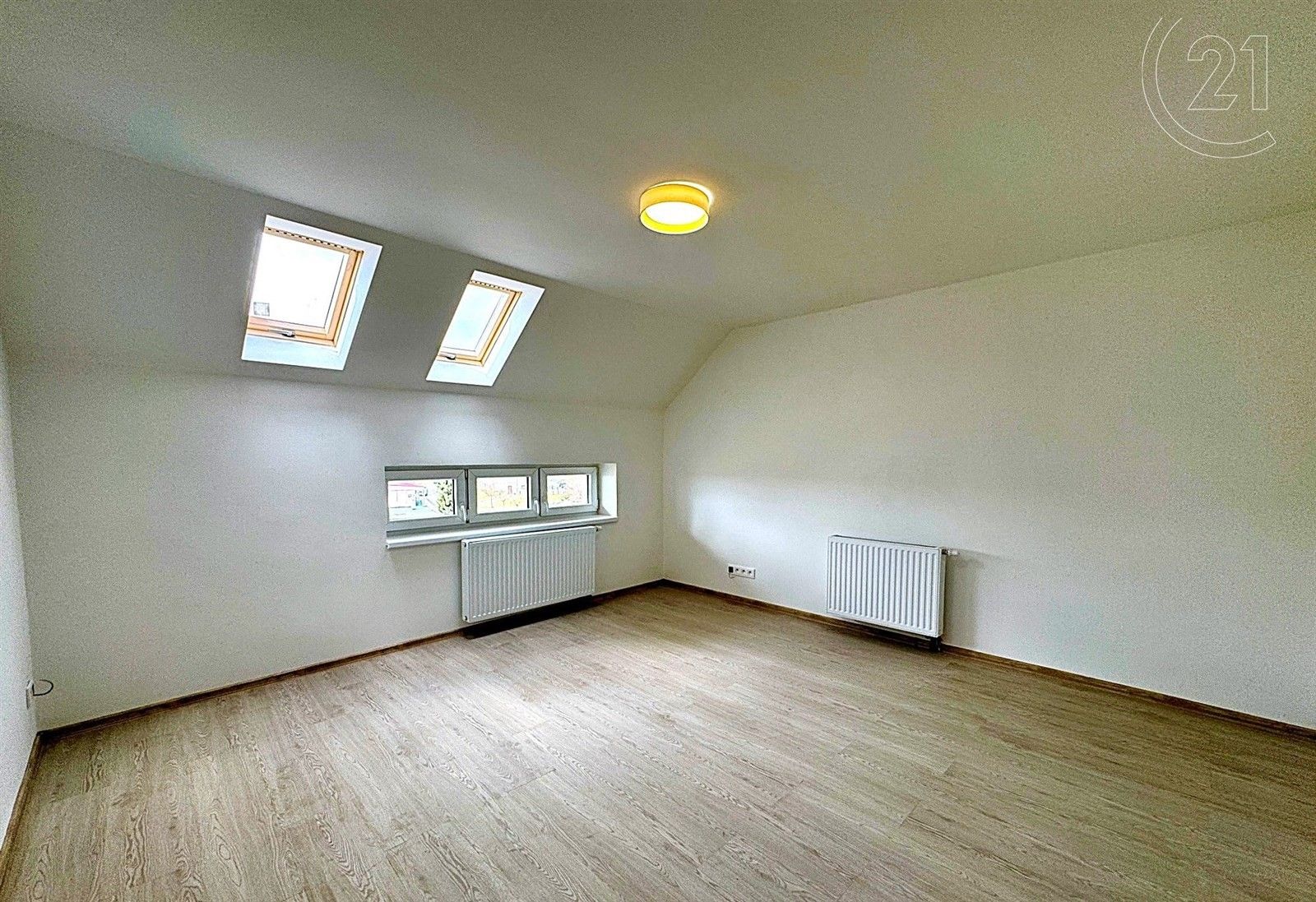 1+kk, Jenišovice, 30 m²