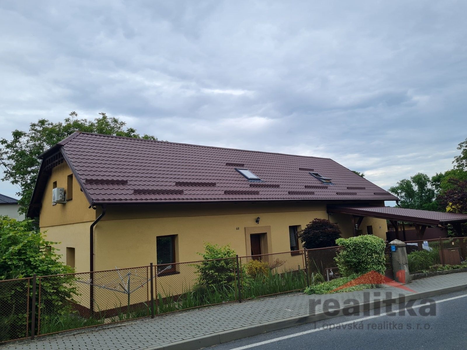 Rodinné domy, Hrabyně, 196 m²