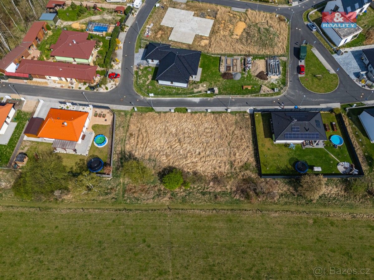 Lesy, Loket, 357 33, 993 m²