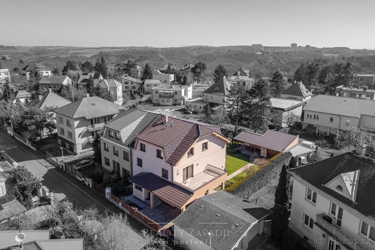 Prodej dům - Praha, 165 00, 314 m²