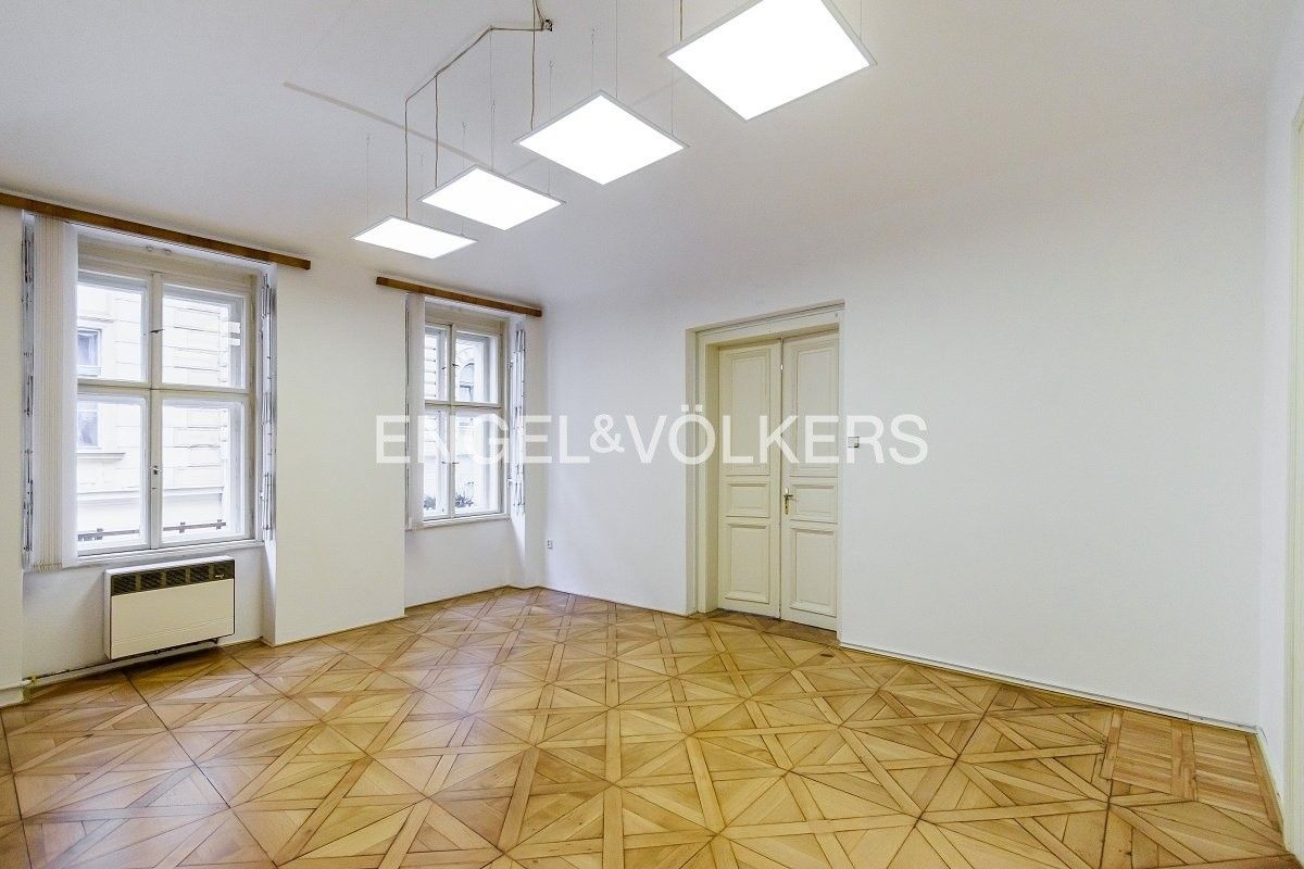 2+1, V tůních, Praha, 90 m²