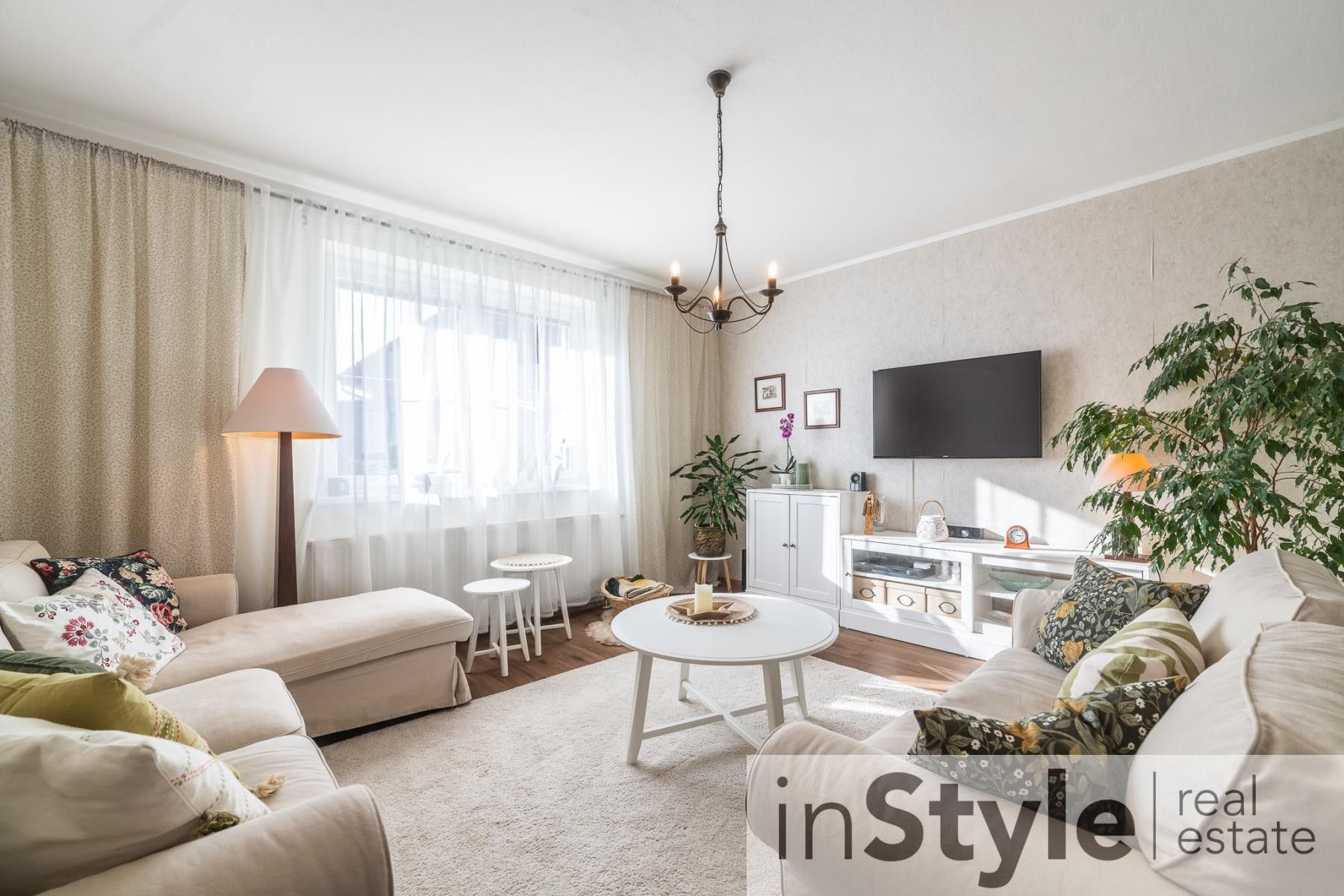 Prodej rodinný dům - Na Zelničkách, Kunovice, 197 m²