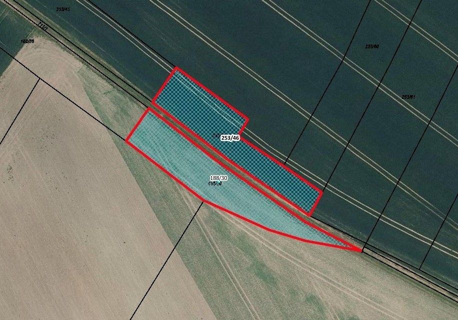 Zemědělské pozemky, Sukorady, 2 597 m²