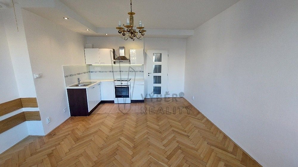 2+kk, Sokolovská, Praha, 45 m²