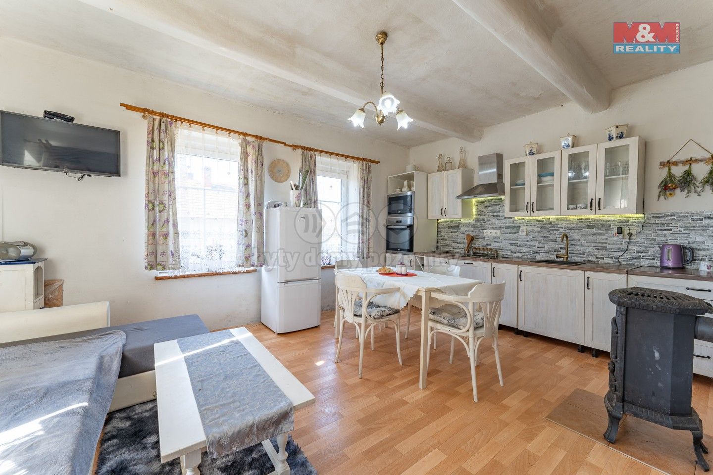Prodej rodinný dům - Chroustov, 62 m²