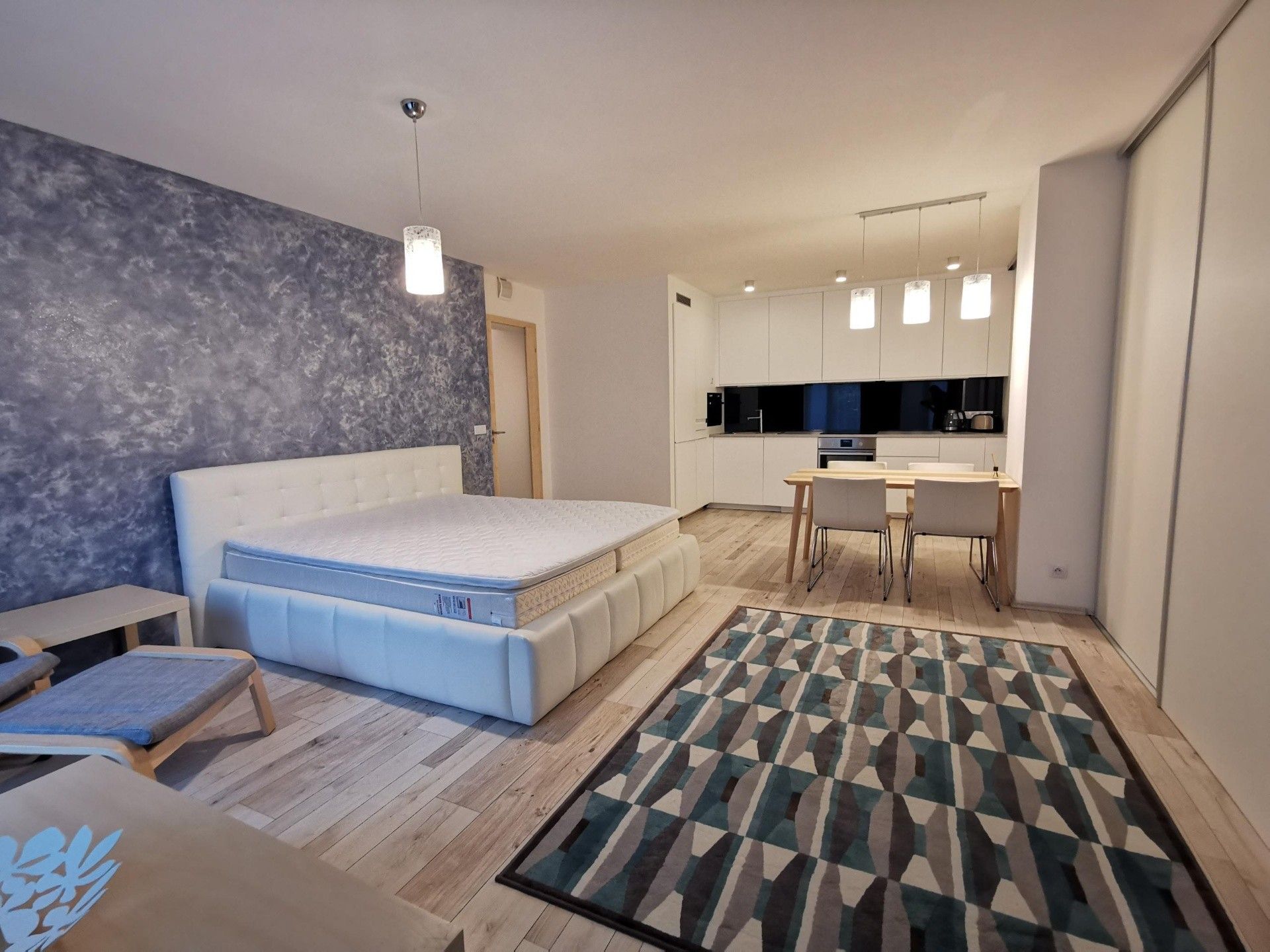 Pronájem byt 1+kk - Petržílkova, Praha, 50 m²