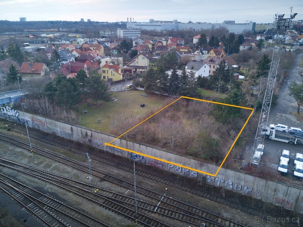 Prodej pozemek - Praha, 155 21, 1 085 m²