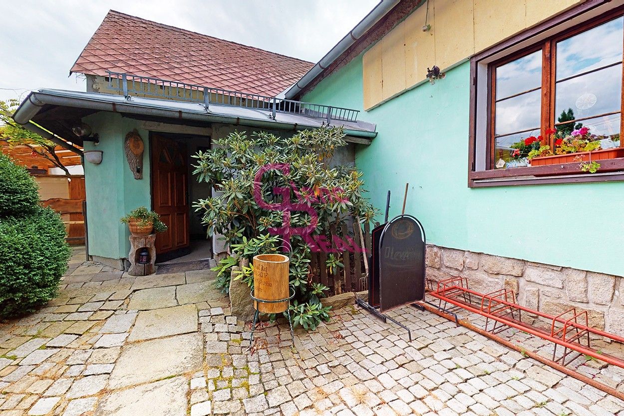 Prodej rodinný dům - Lhotka, 502 m²