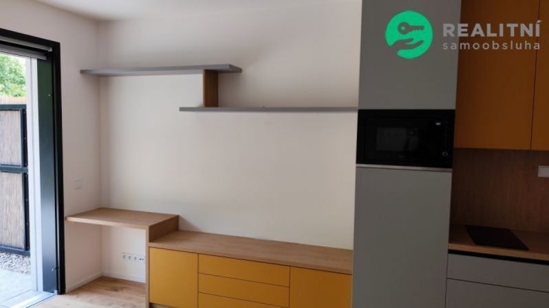 Prodej byt 1+kk - Československého exilu, Praha, 28 m²