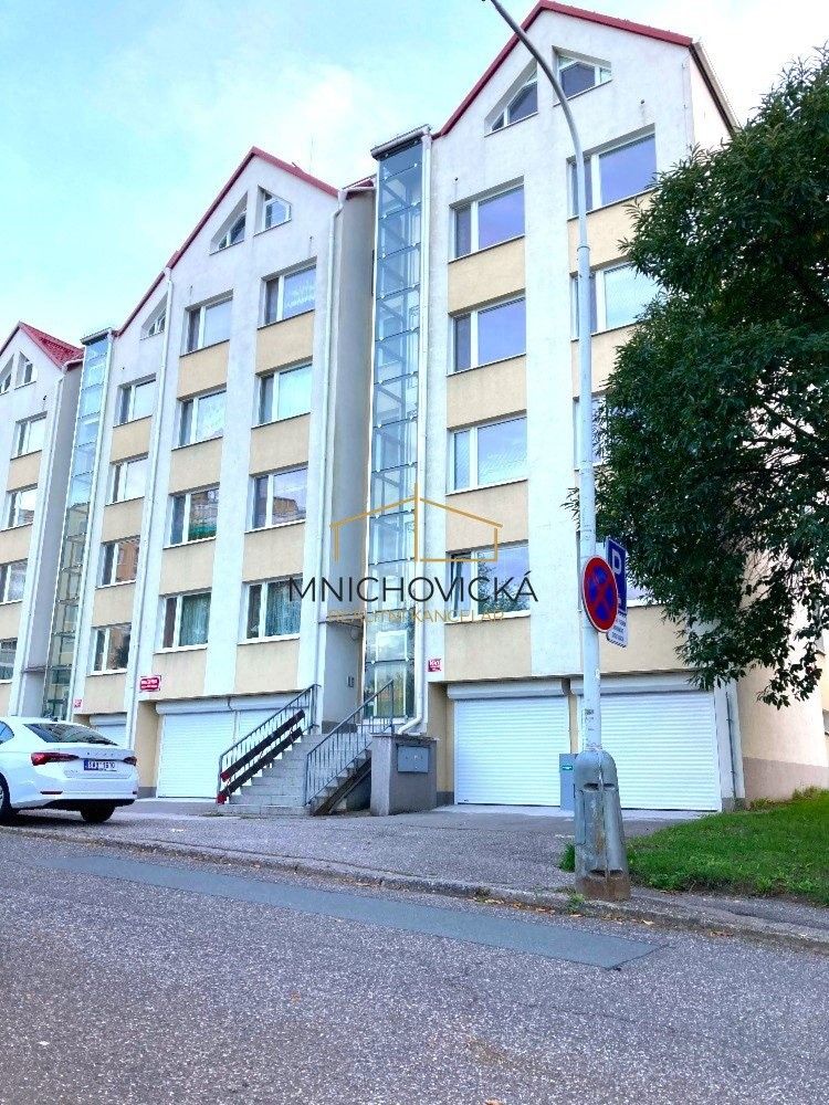 3+1, Malešovská, Praha, 74 m²