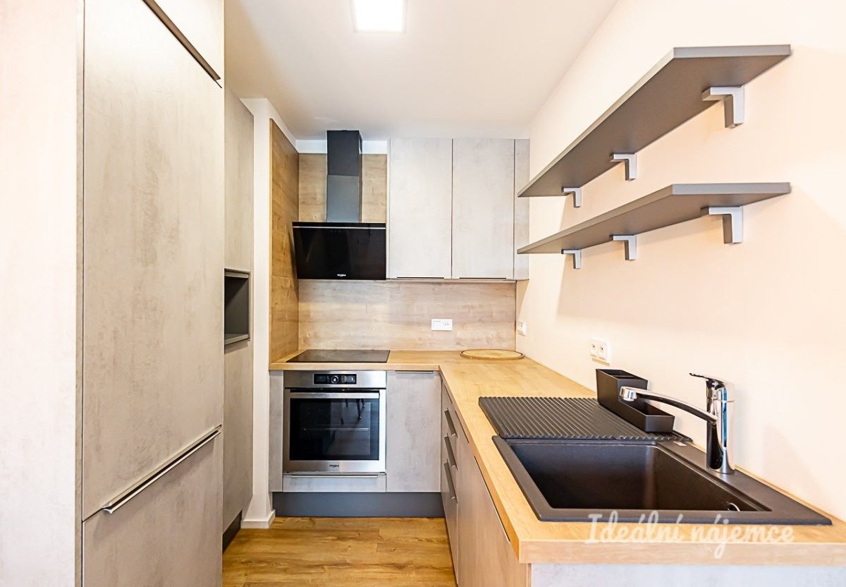 2+kk, Zápasnická, Praha, 39 m²