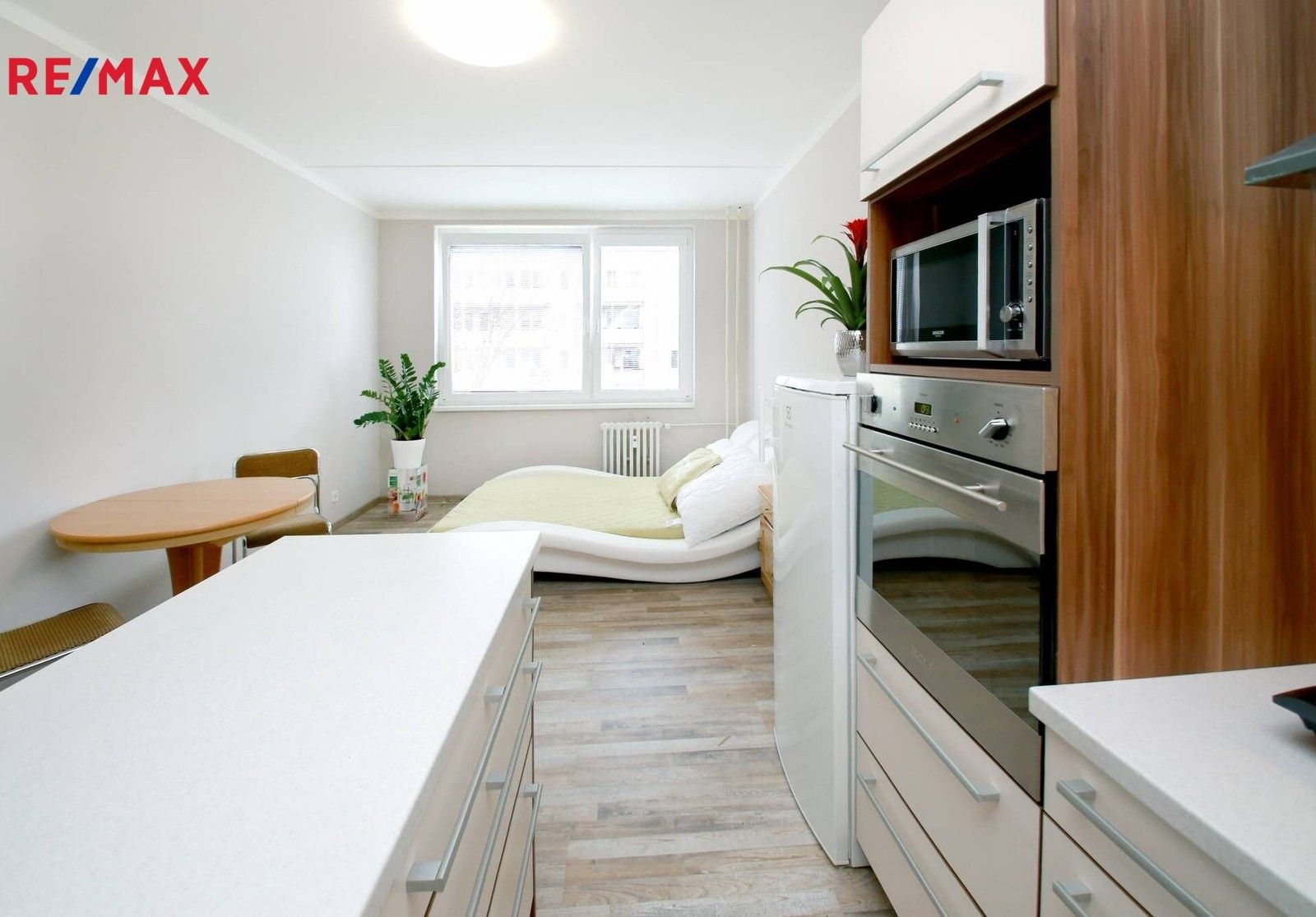 1+kk, Semická, Praha, 29 m²