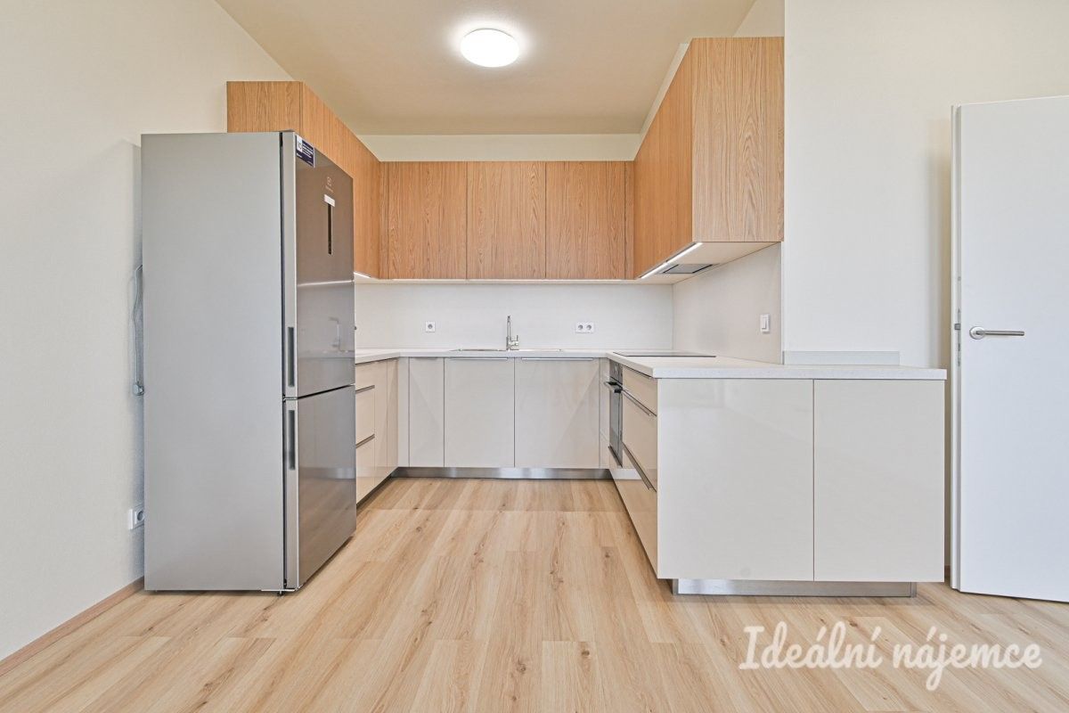 Pronájem byt 2+kk - Kumpoštova, Brno, 56 m²