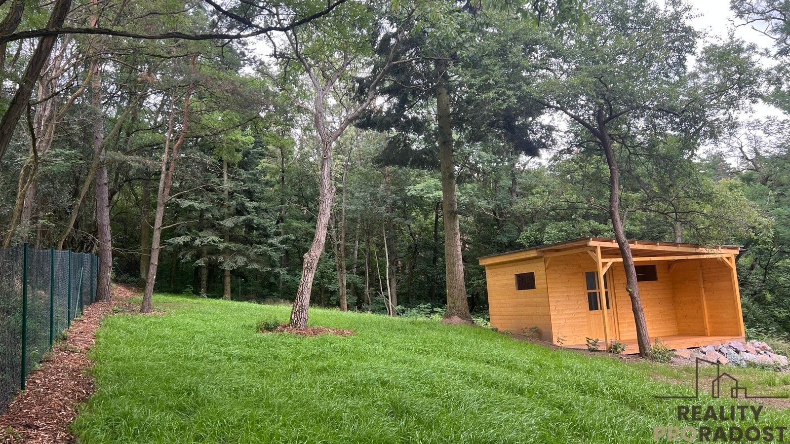 Zahrady, Lelekovice, 990 m²