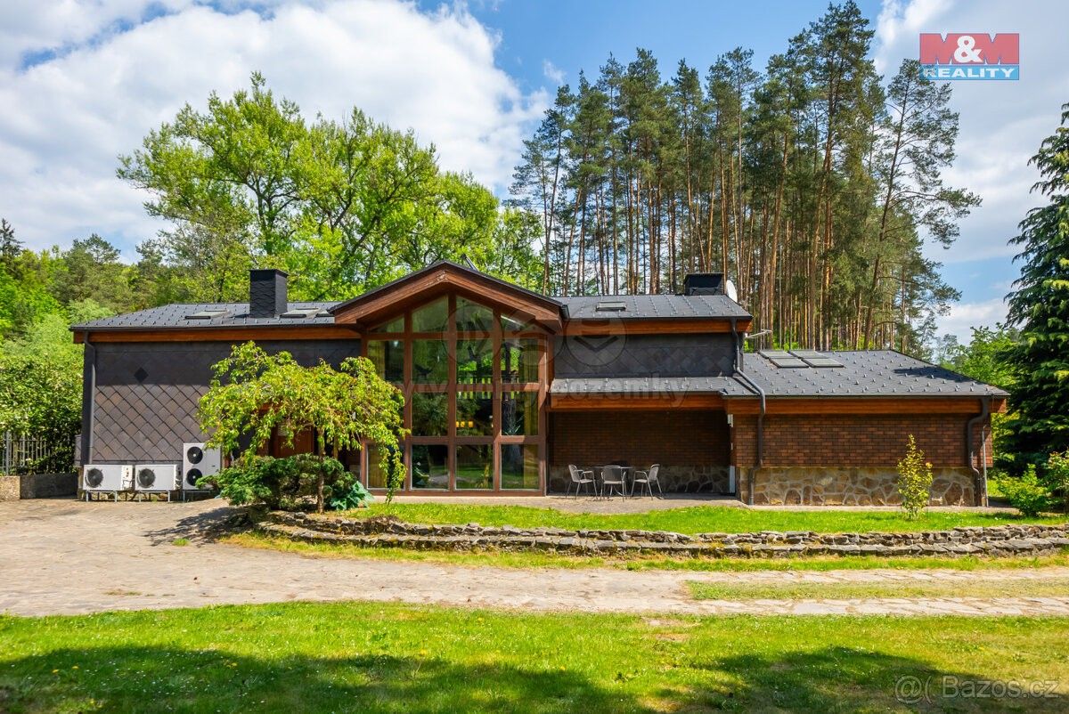 Prodej dům - Dolní Loučky, 594 55, 7 917 m²