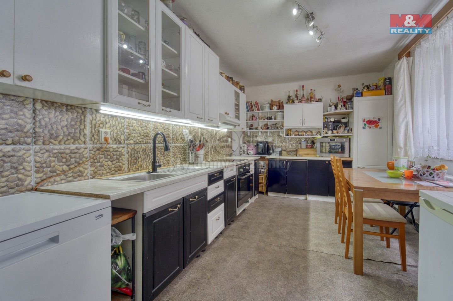 Rodinné domy, Na Skalce, Lhota, 189 m²