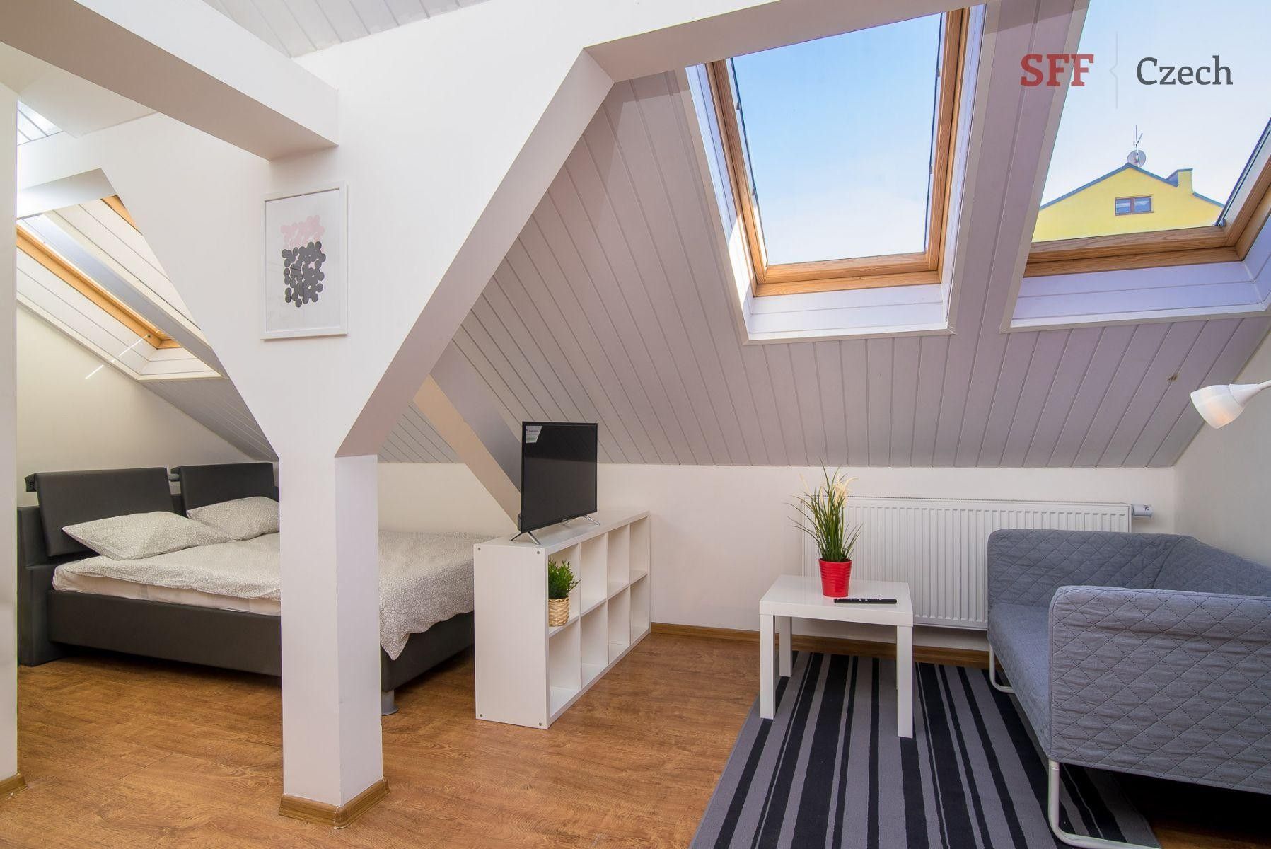 Pronájem byt 1+kk - Čestmírova, Praha, 25 m²