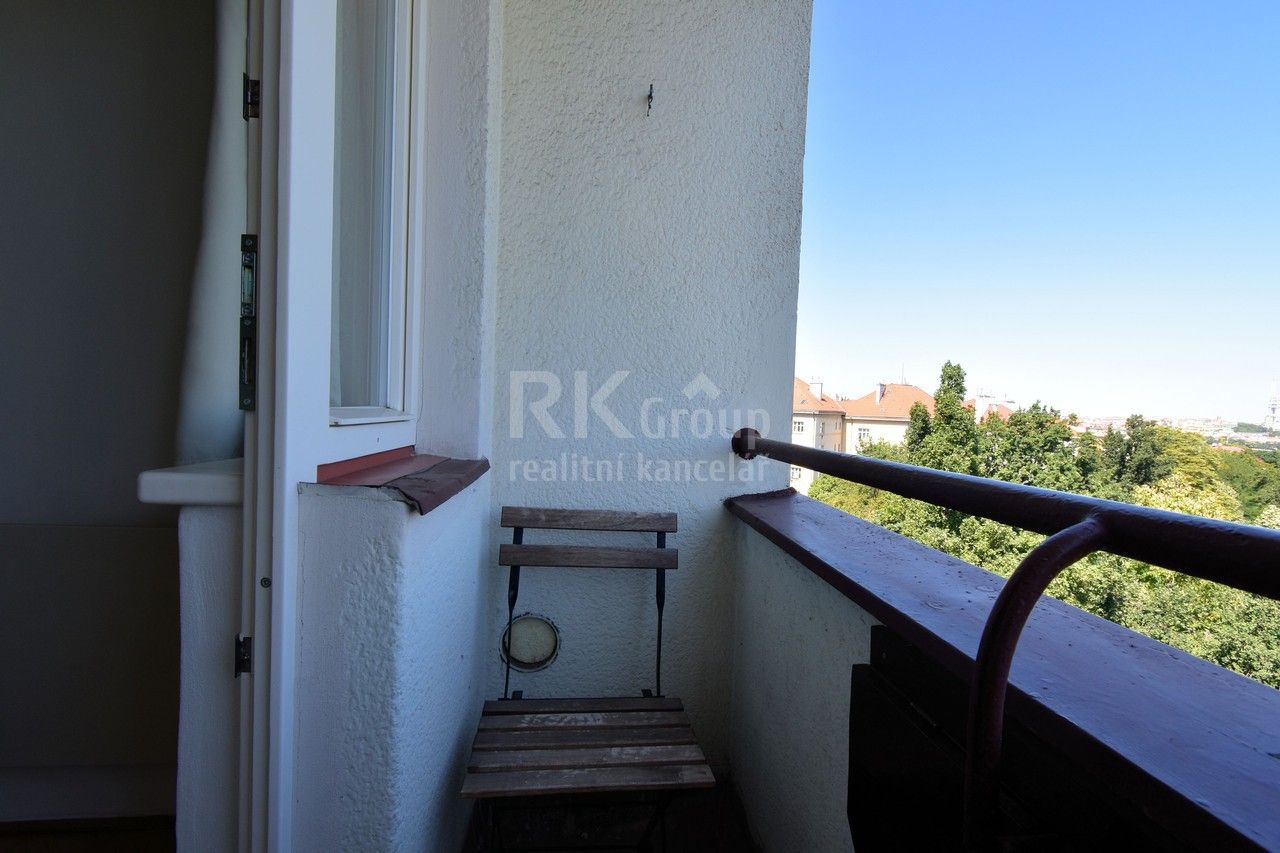 Pronájem byt 1+1 - Na Jezerce, Praha, 41 m²