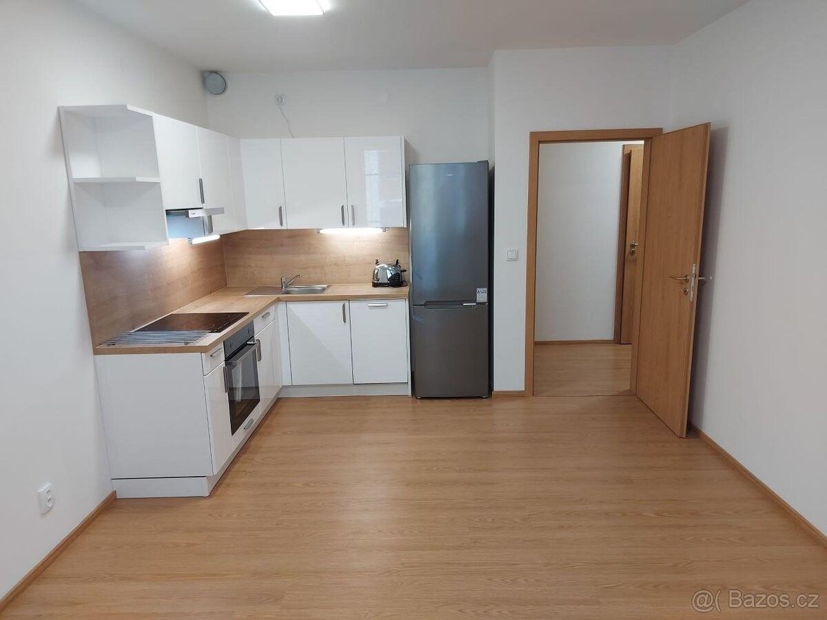Pronájem byt 2+kk - Praha, 102 00, 49 m²