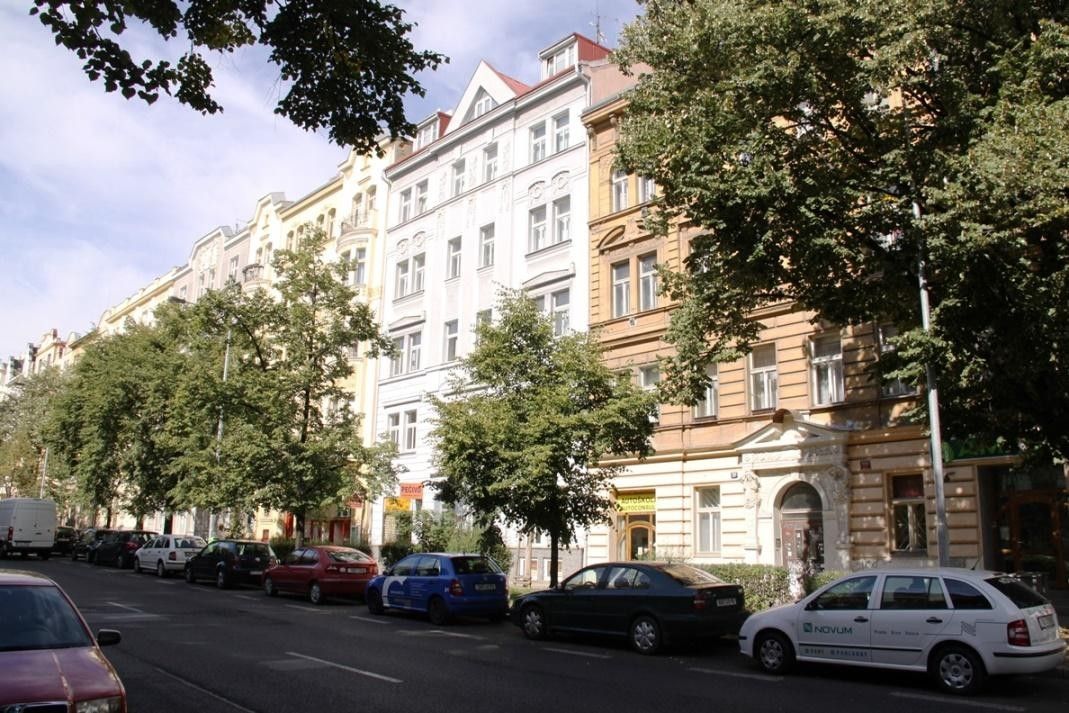 2+1, 28. pluku, Praha, 64 m²