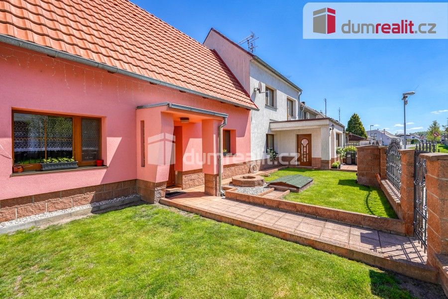 Rodinné domy, Komenského, Lenešice, 287 m²