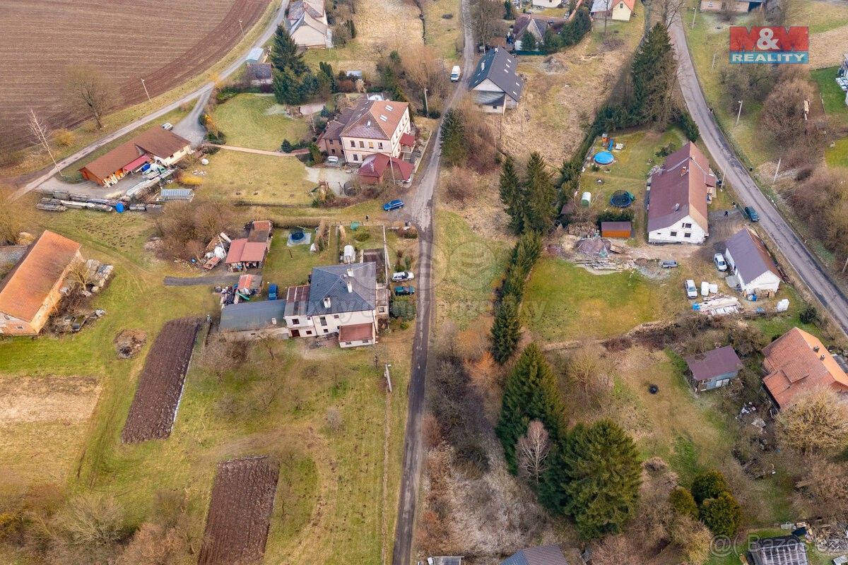 Zahrady, Dolní Dobrouč, 561 02, 979 m²