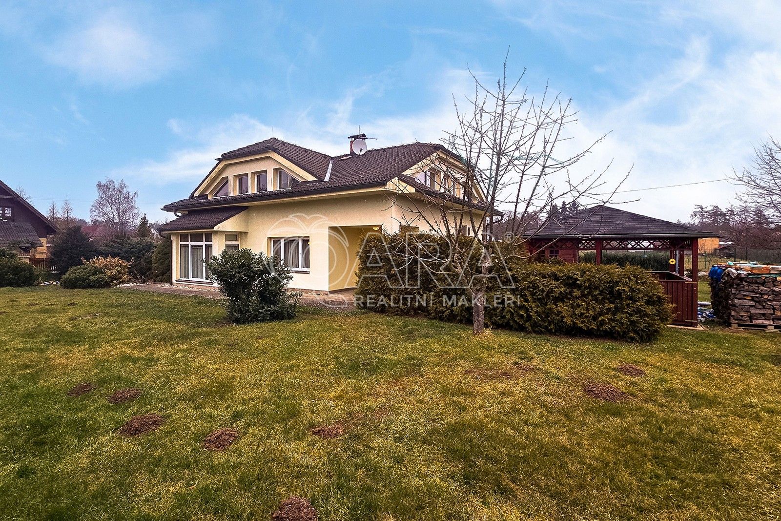 Prodej rodinný dům - Seletice, 217 m²