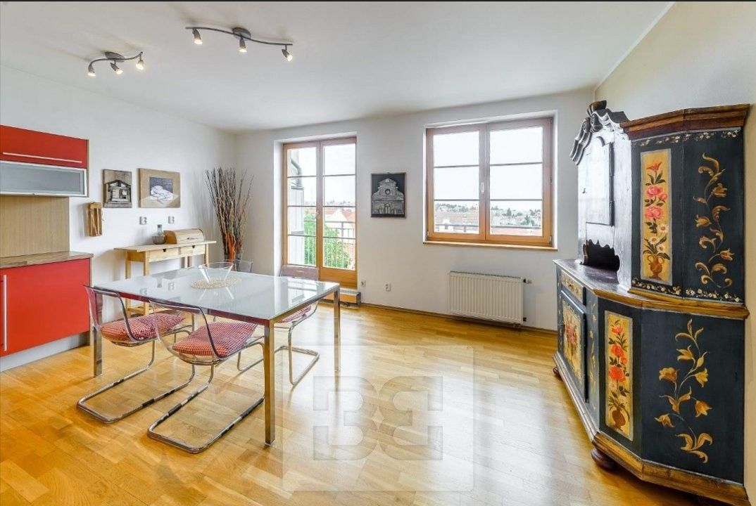 2+1, Závěrka, Praha, 85 m²